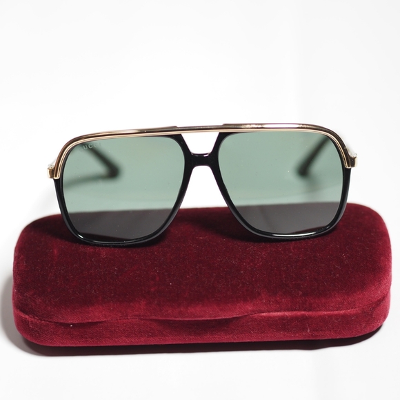 Men's Gucci Sunglasses - Picture 8 of 10